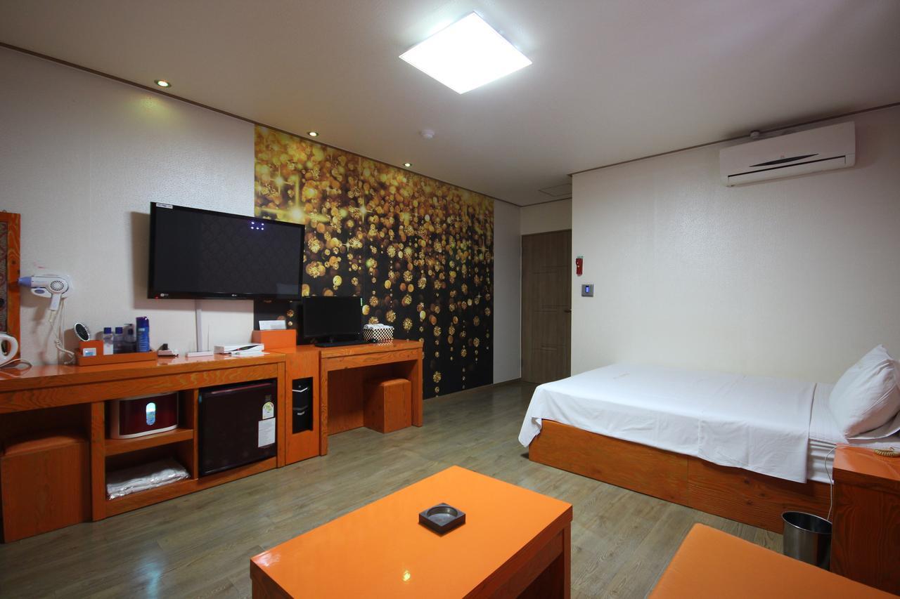 Hotel Lie Кодже Екстер'єр фото