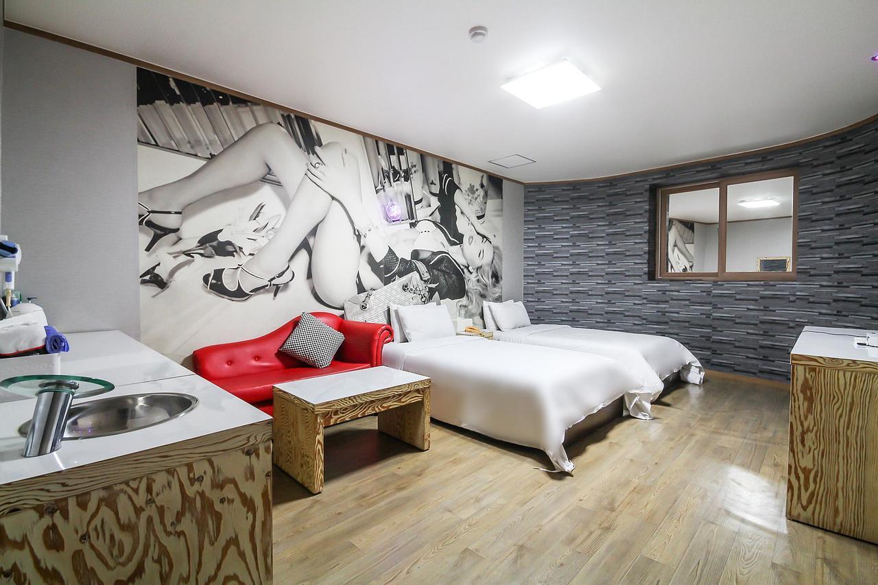Hotel Lie Кодже Екстер'єр фото