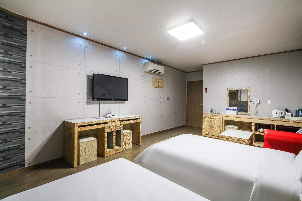 Hotel Lie Кодже Екстер'єр фото