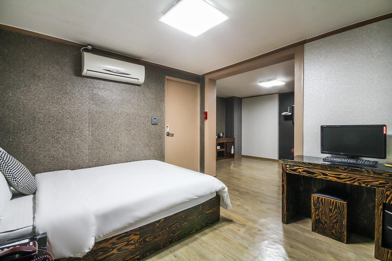 Hotel Lie Кодже Екстер'єр фото