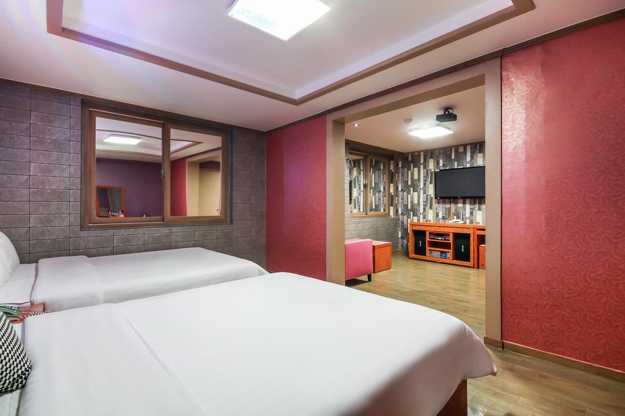 Hotel Lie Кодже Екстер'єр фото